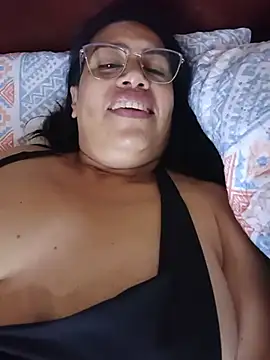 Emilif_ - Full naked x 3mn