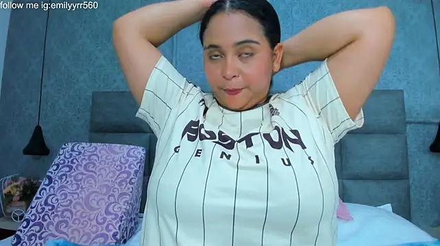 Emilyy_r - Squeeze and suck tits + Oil 🍒