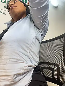 Emilly__Bown_ - REMOVING SHIRT IN THERECECCION