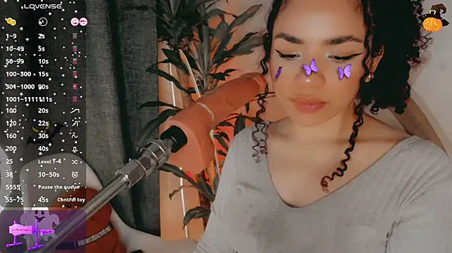 Queen_Deepthroat - Oil boobs 🍒