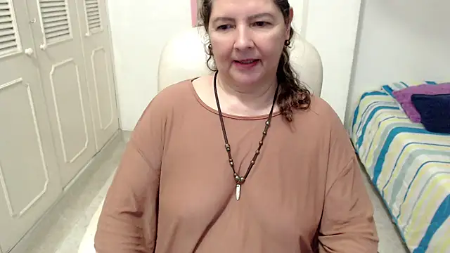 Leonela_69 - mommy is horny come play with me