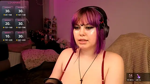 KristiBloom - Long tit flash + naked nipple pinching🍒