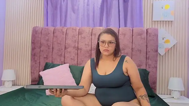 Danielaandximena - 💋 Soft kisses & gentle boob touch!
