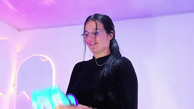MiaHansson - Show tits