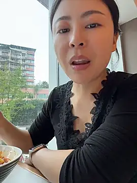 YaoYao8888 - 给大哥们漏胸2分钟