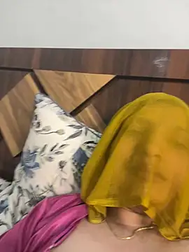 Miss_kanika76 - Boobs oil show