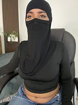 Mia_roose_02