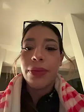 Danisaenz__ - striptease and finger my pussy until wet