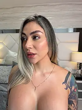 Miacoleman_ - blow Job (BJ dildo) for 3 min