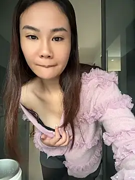 Yioyio-666 - 仿真精液摸胸诱惑2分钟