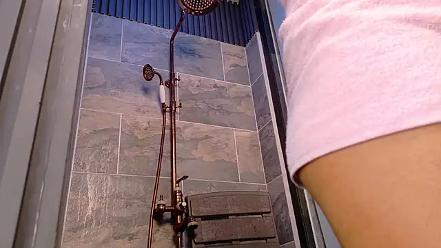 NicolleRivera_ - WET MY TITS WITH OIL 🥵
