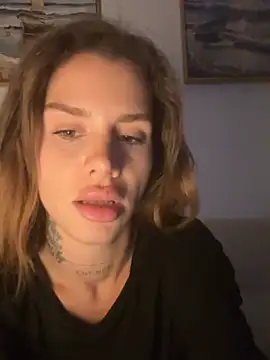 EmiliaCatalina - surprise😍