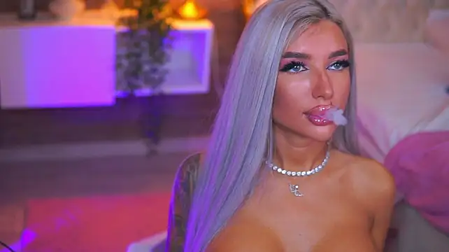 Juicy_Jessye - finger my asshole