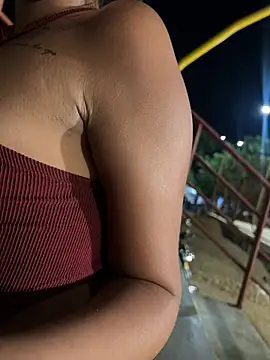 Broken_Latina_Whores_JE - spitting tits on the street 🥵