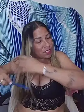 LaIndia1 - Show de ass dos dedos dentro