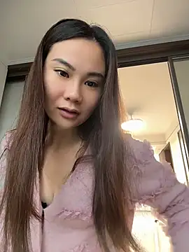 Yioyio-666 - 仿真精液摸胸诱惑2分钟
