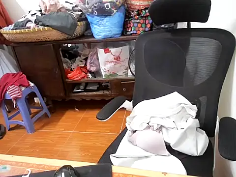 ---Lusi03--- - Help me reach orgasm.
