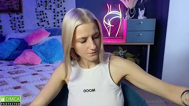 Alinika08 - wet T-shirt