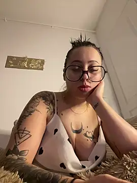 Queenlo_xxx - gagne 2 vidéos💦