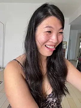 Tavie1744 - bare my butt 2min