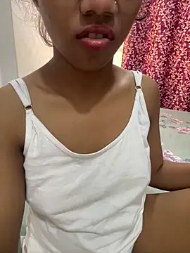 Mini-cutie - Kitchen in nude dance