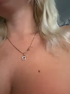 MerlinDave - Finger ass/naked ✌️🤫🤤