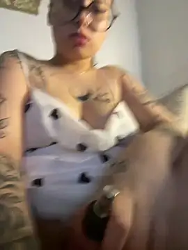Queenlo_xxx - lolo suceee gorge profonde💦