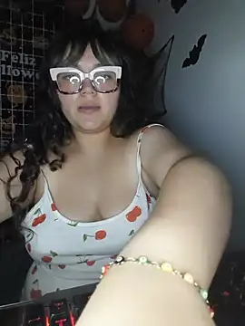 JuliSweet - spanking pussy