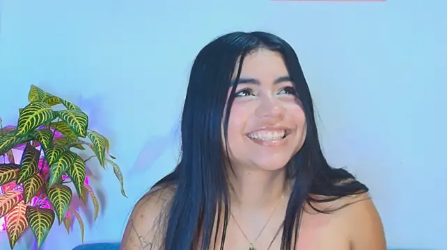 jade_brunnette
