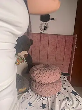 Estrella22 - spanks ass