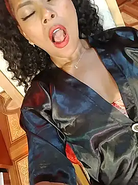 PaoL22 - oil in the pussy and massage on the clit