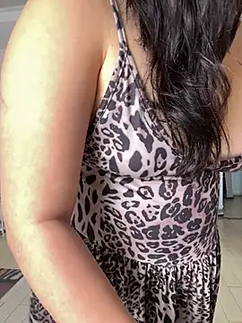 Tavie1744 - bare my butt 2min