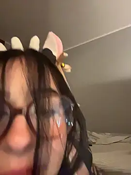 Evelynrosess1 - “Playing with tits + add oil and saliva”