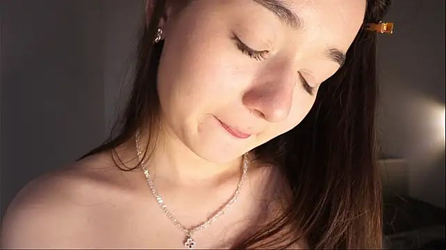 CharoletteStuddard - Get my sexy top wet + play with my nippl