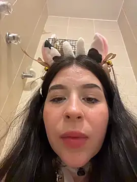 Evelynrosess1 - “Playing with tits + add oil and saliva”