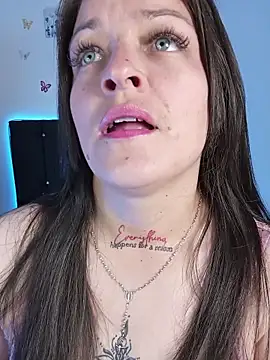 Isa_bluee - see tits +control 1 min