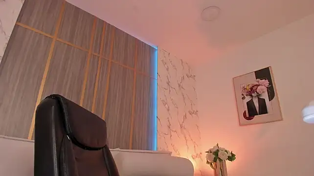 IsabellaAllen - ride pillow eith domi in my clit