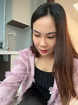 Yioyio-666 - 仿真精液摸胸诱惑2分钟