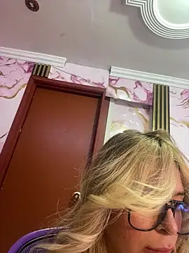 CristalGmez - NAKED AND DOGGY OIL ? 😈😈