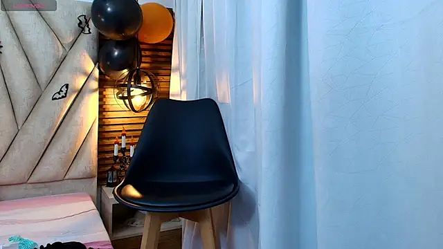 Isabella_luxet - Play with my dildo on my pussy