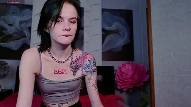 Avelinaa - teasing boobs 🔞🍒