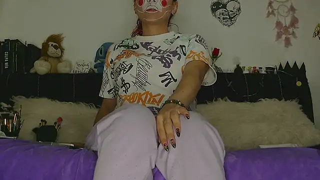 MeganBrown4 - footjob 2 minuts