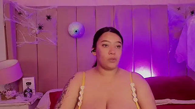 MollyBigBoobs12 - big boobs appreciation😍