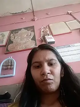 Cutiess2 - Boobs show