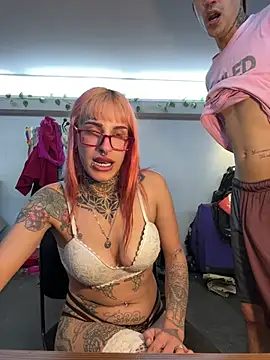 Julyblair- - Mamada + sexo en 4 + masturbación en 4