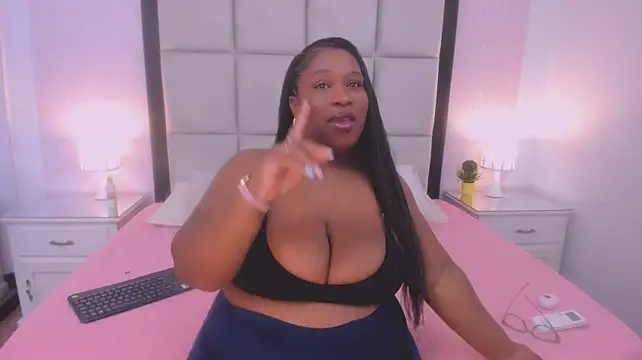 TreisyVixen - Finger licking