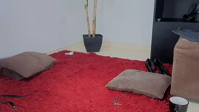 Mariana_Lu - plug ass+ azotes