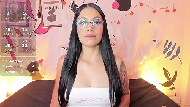 GabiHills - Cameltoe in doggy pose🔥