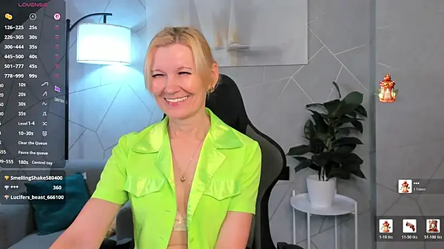 Julie_Lucas - I'll take off my shirt teasing you