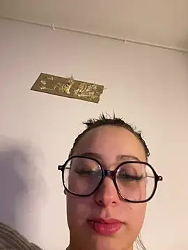 Queenlo_xxx - gagne 2 vidéos💦